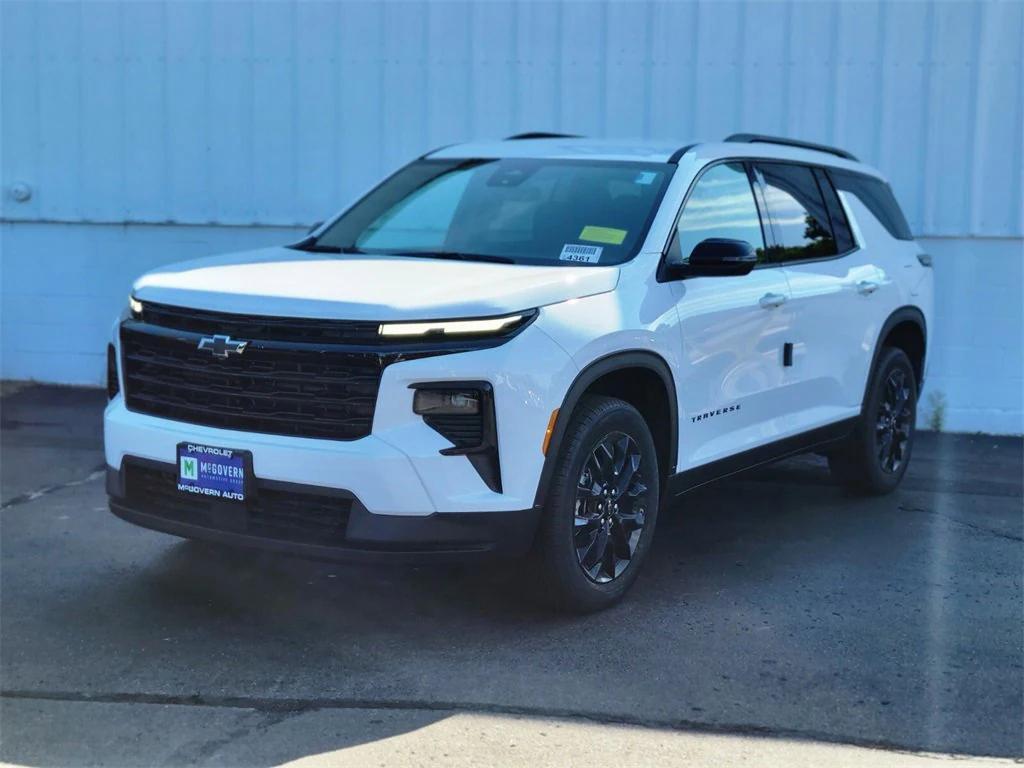 new 2026 Chevrolet Traverse car, priced at $42,995