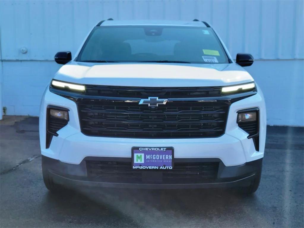 new 2026 Chevrolet Traverse car, priced at $42,995