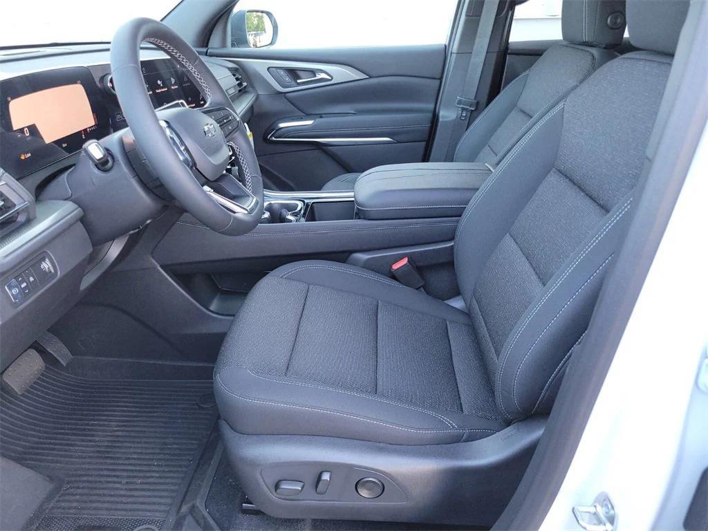 new 2026 Chevrolet Traverse car, priced at $42,995