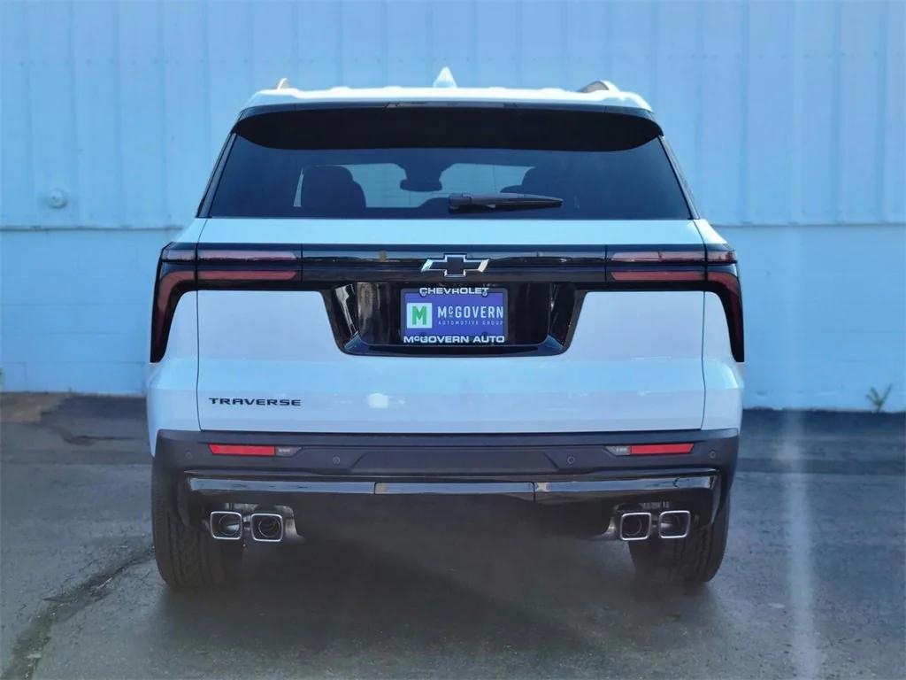 new 2026 Chevrolet Traverse car, priced at $42,995