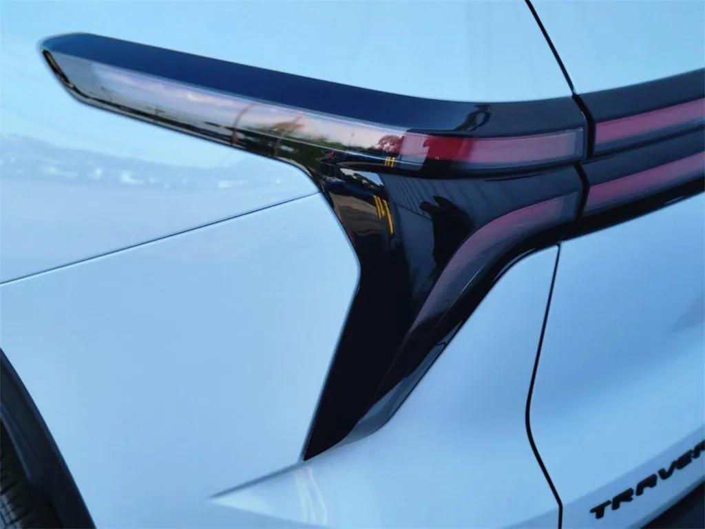 new 2026 Chevrolet Traverse car, priced at $42,995