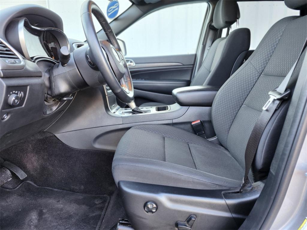 used 2018 Jeep Grand Cherokee car, priced at $17,388