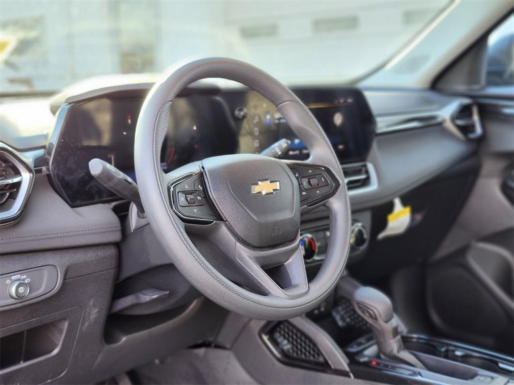 used 2025 Chevrolet TrailBlazer car, priced at $22,388