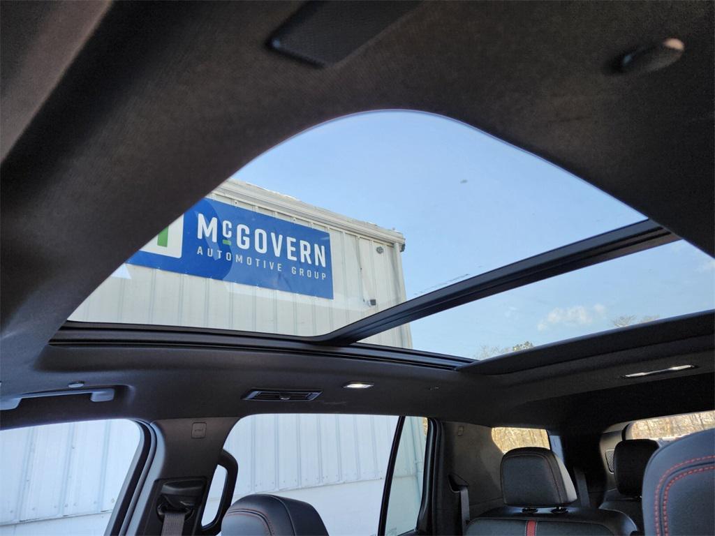 used 2024 Chevrolet Traverse car, priced at $47,588