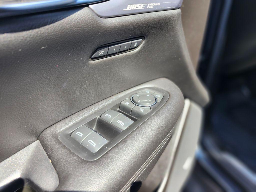 used 2023 Cadillac XT5 car, priced at $37,888