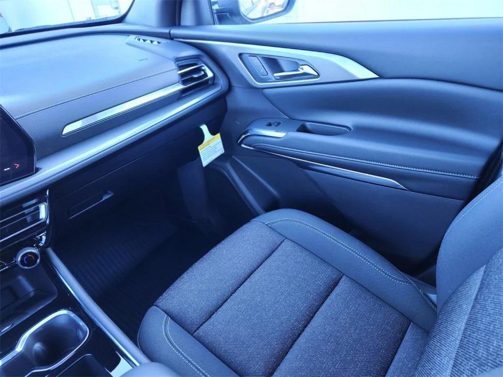 new 2026 Chevrolet Traverse car, priced at $49,125