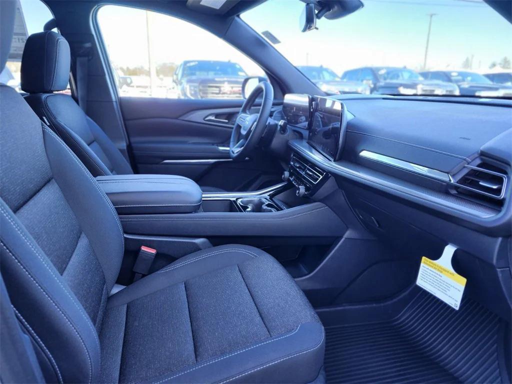 new 2026 Chevrolet Traverse car, priced at $49,125