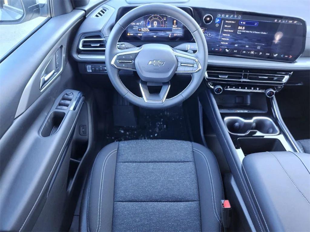 new 2026 Chevrolet Traverse car, priced at $49,125