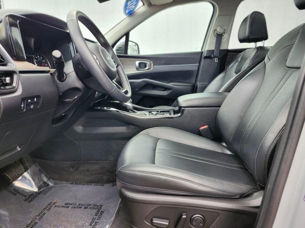 used 2023 Kia Sorento car, priced at $32,183