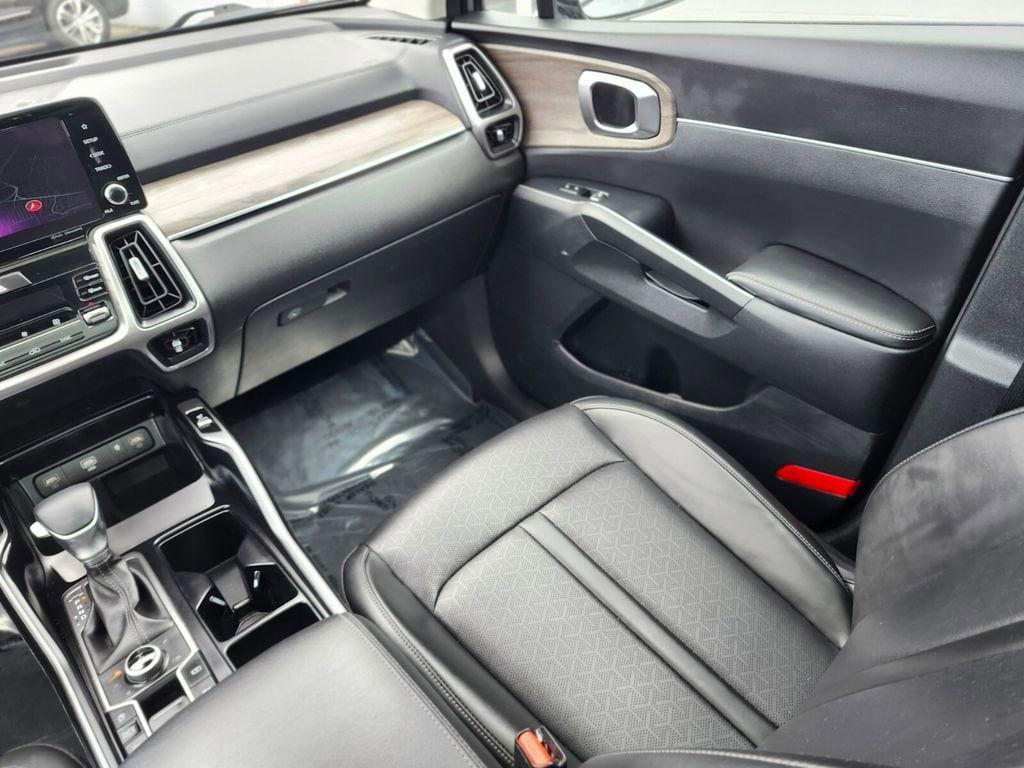 used 2023 Kia Sorento car, priced at $32,183