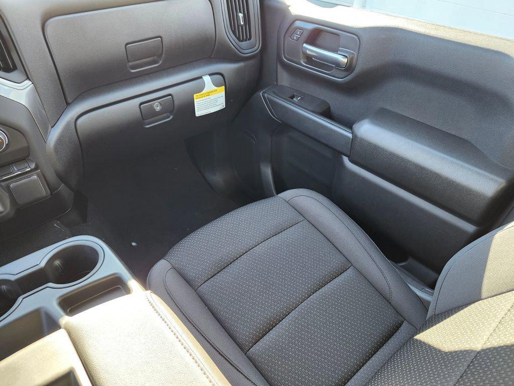 new 2025 Chevrolet Silverado 1500 car, priced at $40,920