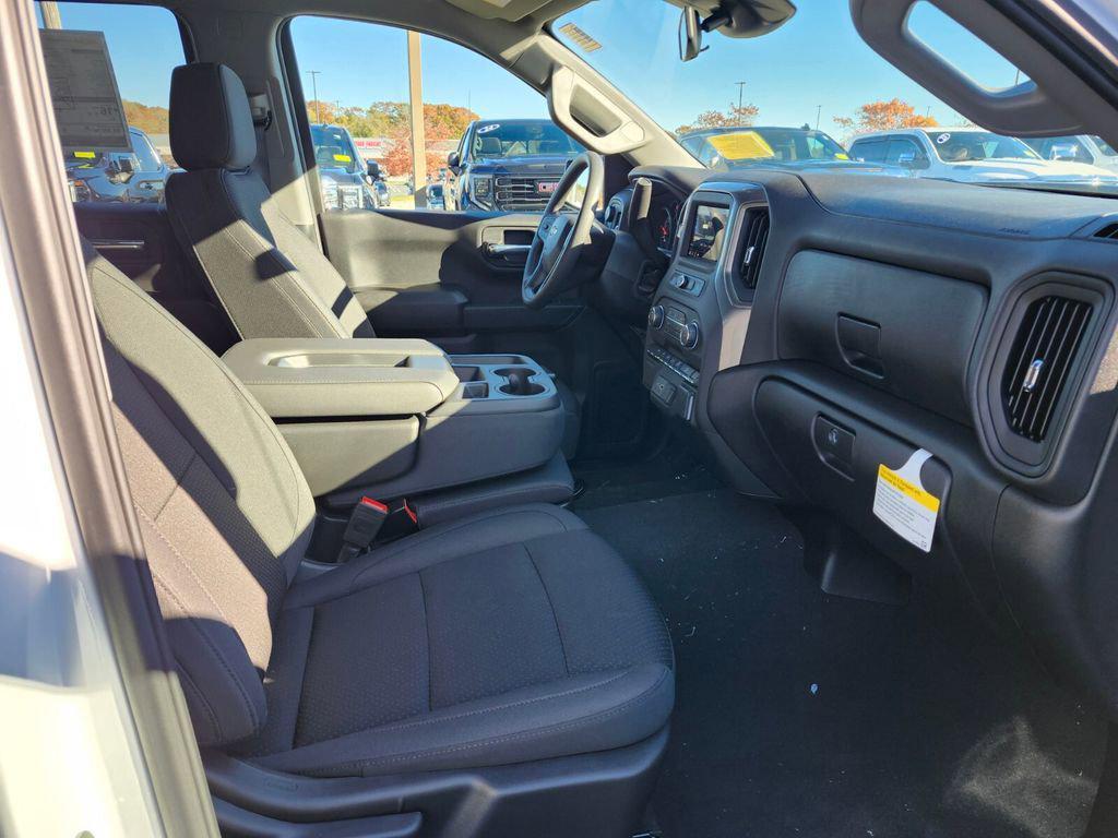 new 2025 Chevrolet Silverado 1500 car, priced at $40,920