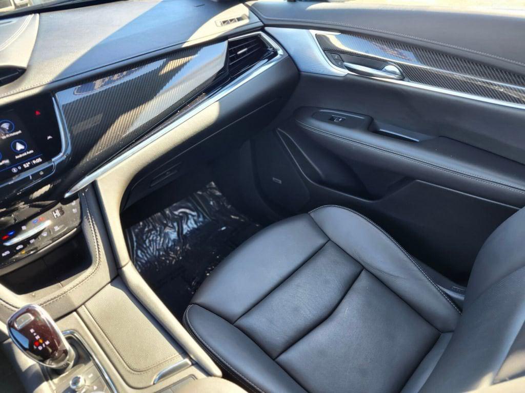 used 2024 Cadillac XT6 car, priced at $46,583