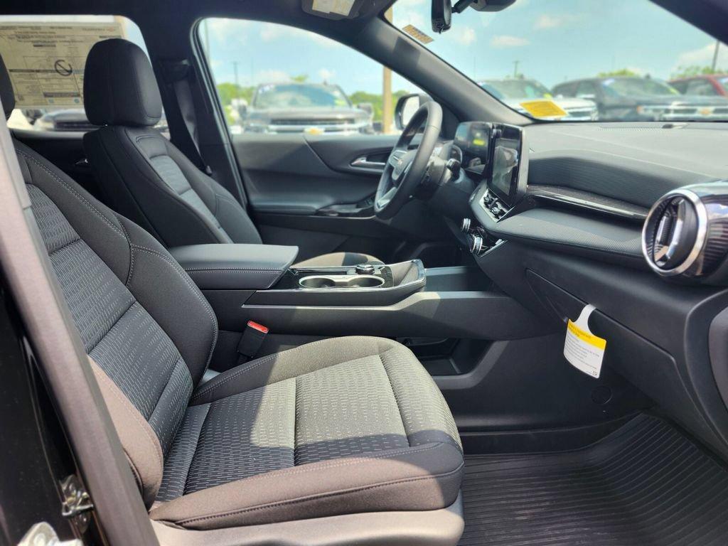 new 2026 Chevrolet Equinox car, priced at $31,350