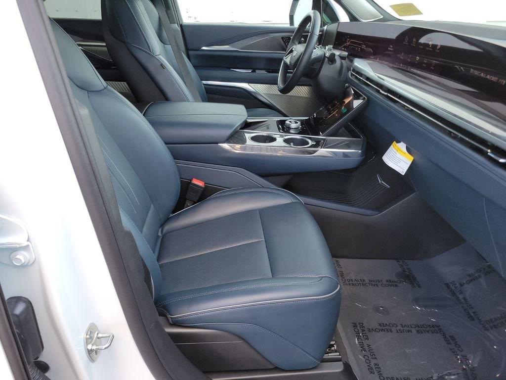 used 2025 Cadillac Escalade IQ car, priced at $115,583