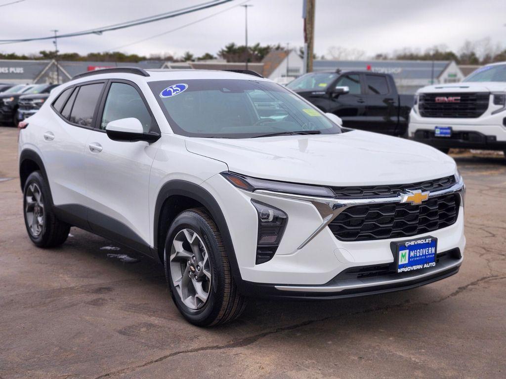 used 2025 Chevrolet Trax car, priced at $22,888