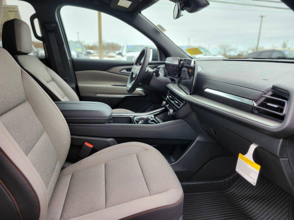 new 2026 Chevrolet Traverse car, priced at $46,535