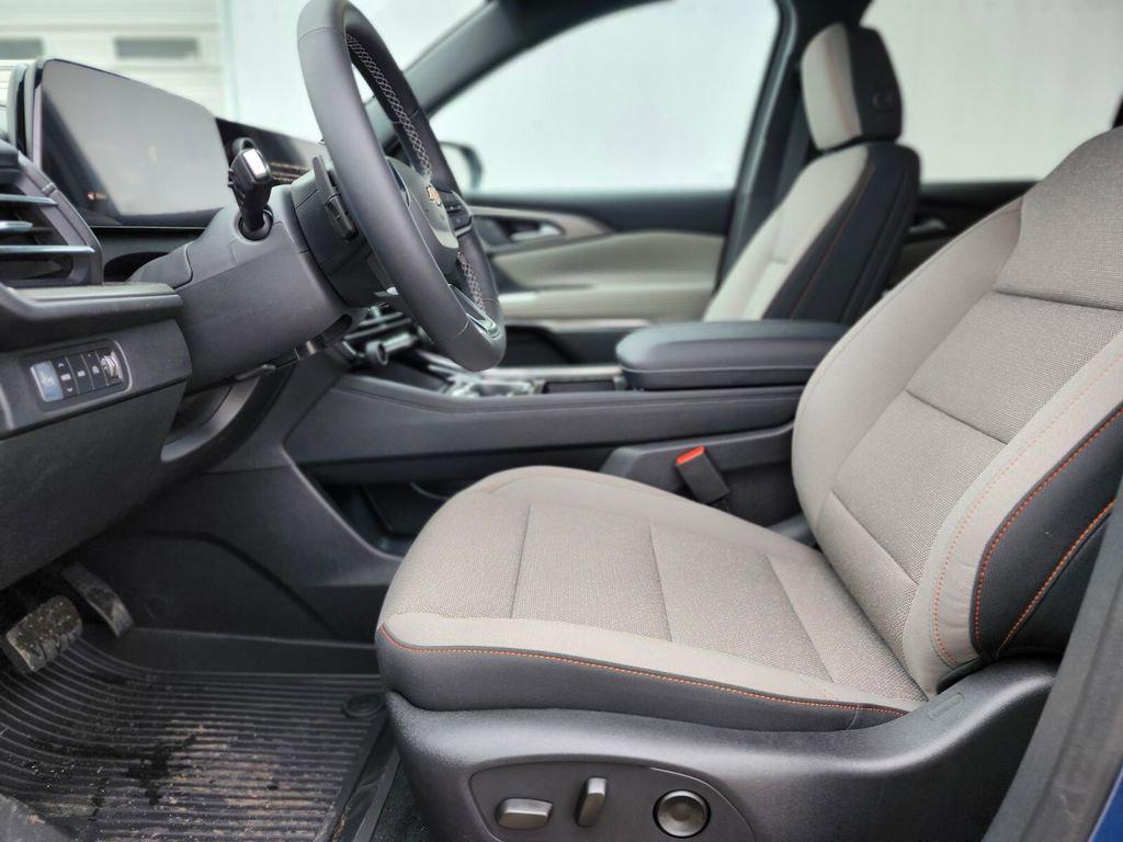 new 2026 Chevrolet Traverse car, priced at $46,535