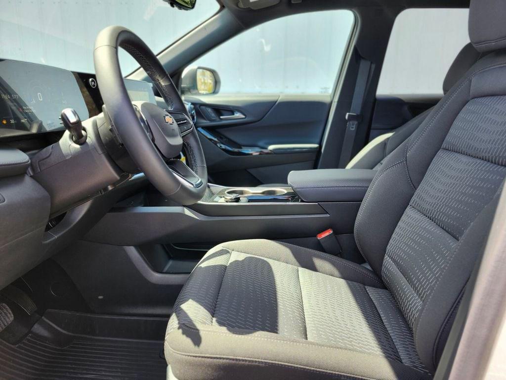 new 2026 Chevrolet Equinox car, priced at $31,649