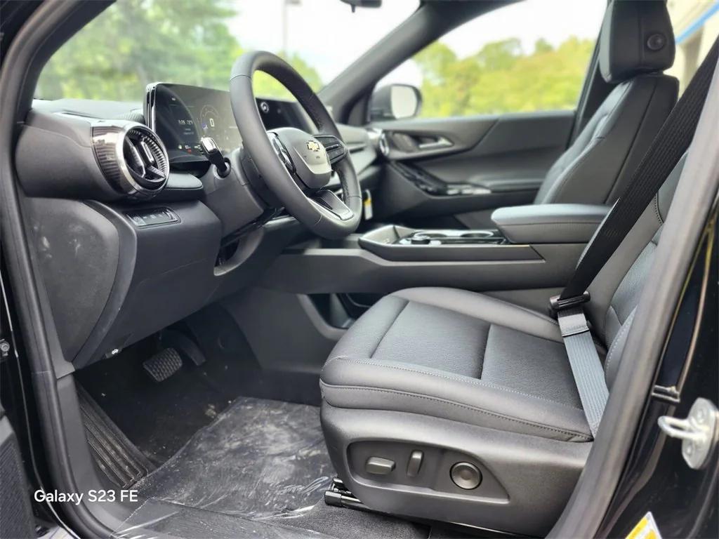 new 2026 Chevrolet Equinox car, priced at $32,155