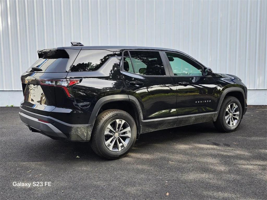 new 2026 Chevrolet Equinox car, priced at $32,155