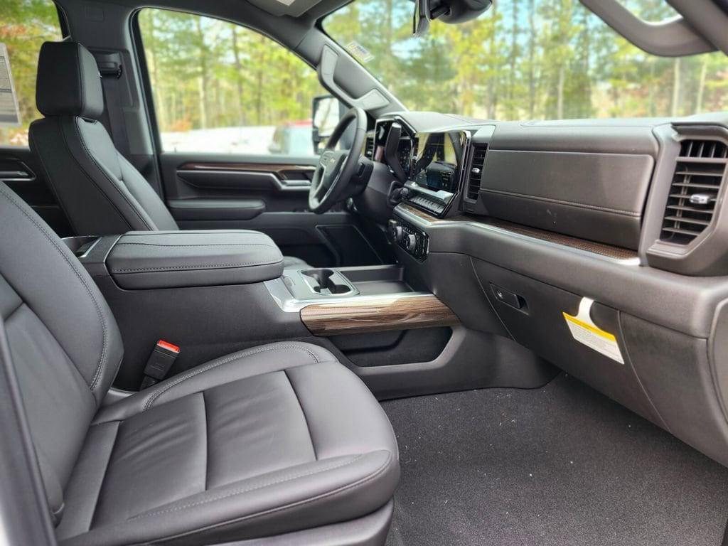 new 2026 Chevrolet Silverado 3500 car, priced at $65,400