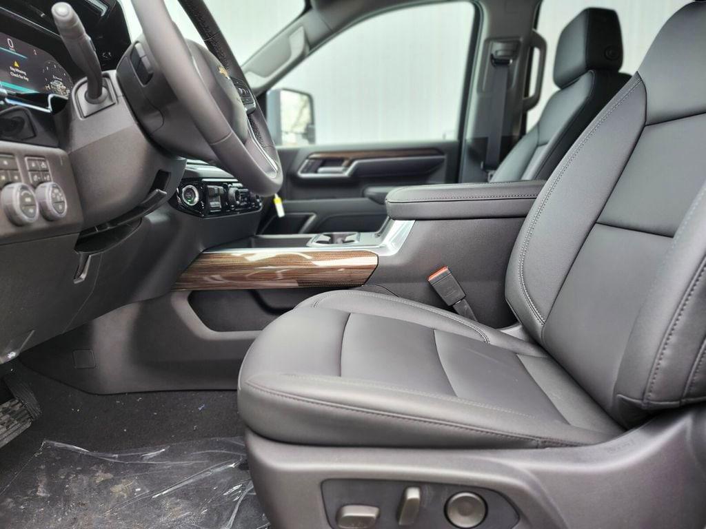 new 2026 Chevrolet Silverado 3500 car, priced at $65,400