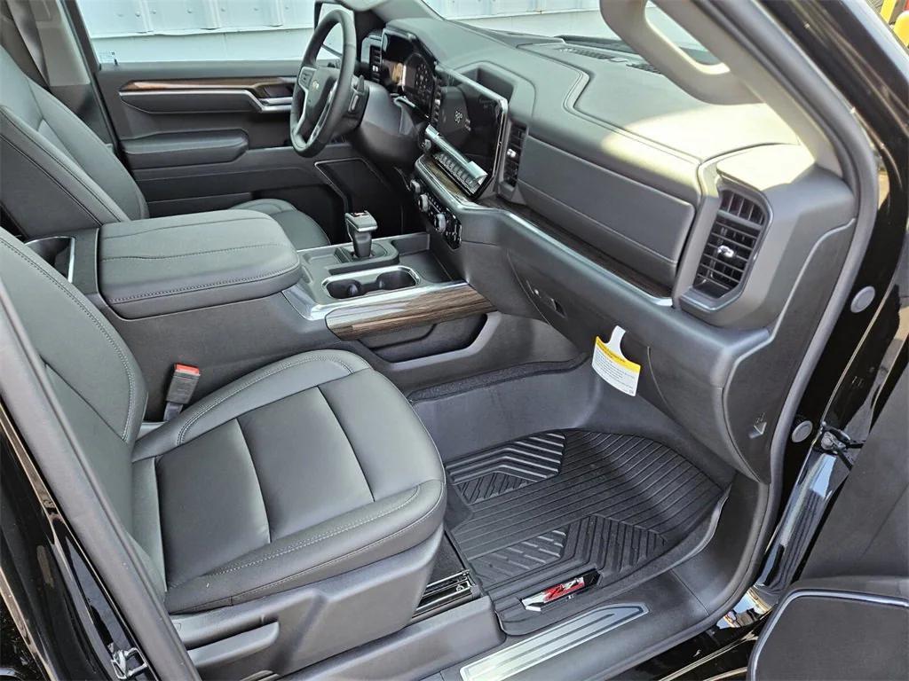 new 2025 Chevrolet Silverado 1500 car, priced at $52,705