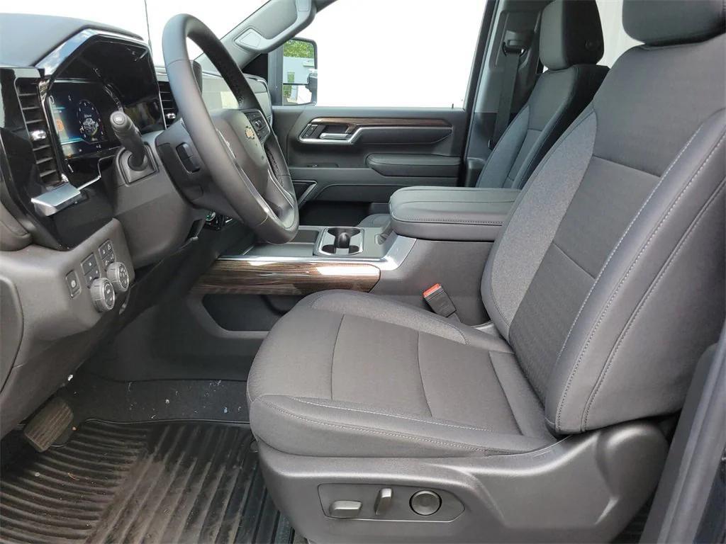 new 2025 Chevrolet Silverado 3500 car, priced at $72,675