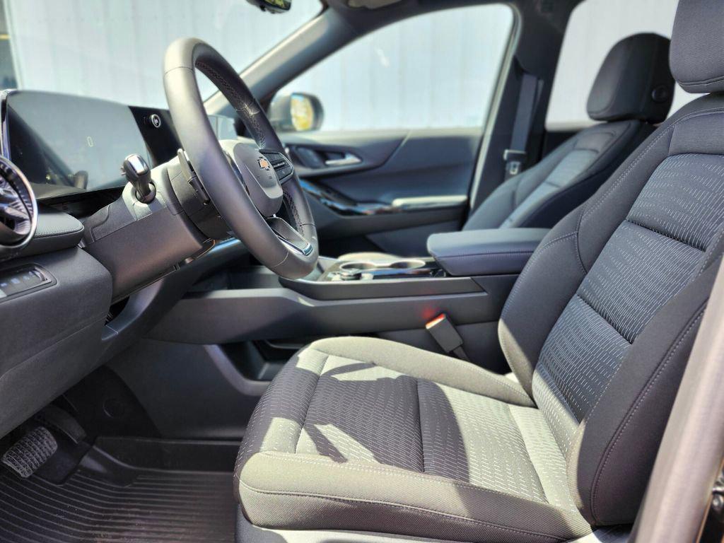 new 2026 Chevrolet Equinox car, priced at $31,649