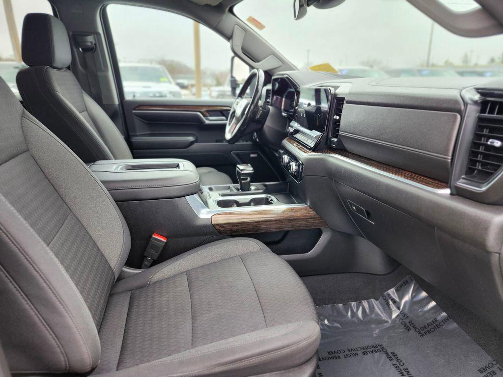 used 2022 GMC Sierra 1500 car, priced at $44,983