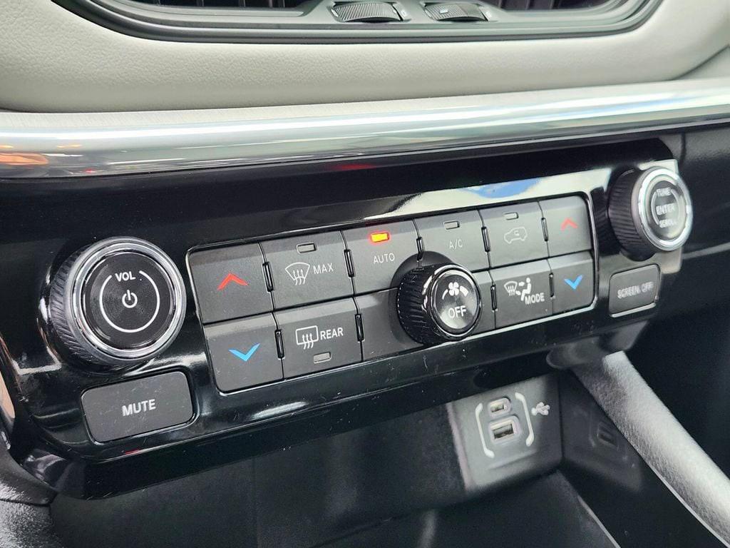 used 2022 Jeep Compass car, priced at $25,383