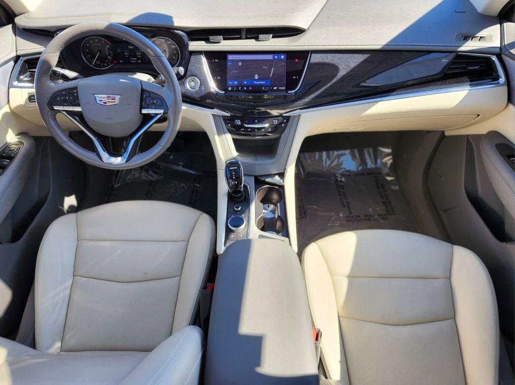used 2024 Cadillac XT6 car, priced at $42,383