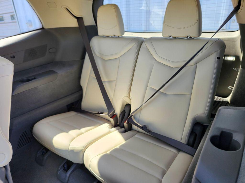 used 2024 Cadillac XT6 car, priced at $41,988