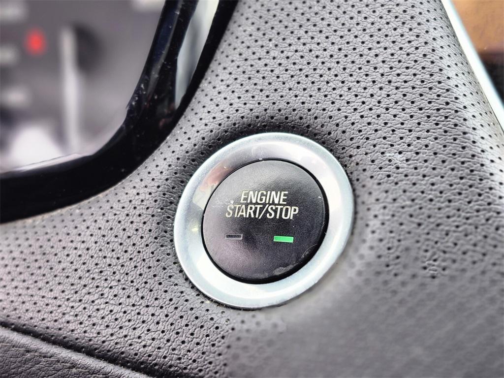 used 2021 Cadillac XT5 car, priced at $29,988