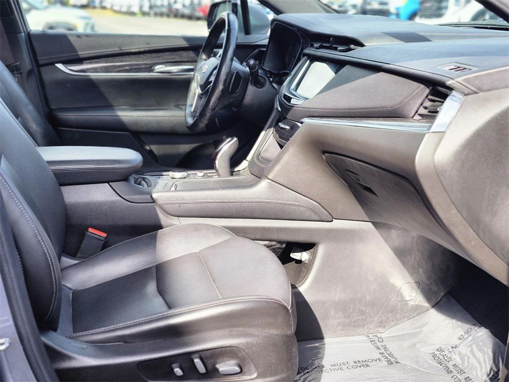 used 2021 Cadillac XT5 car, priced at $29,988