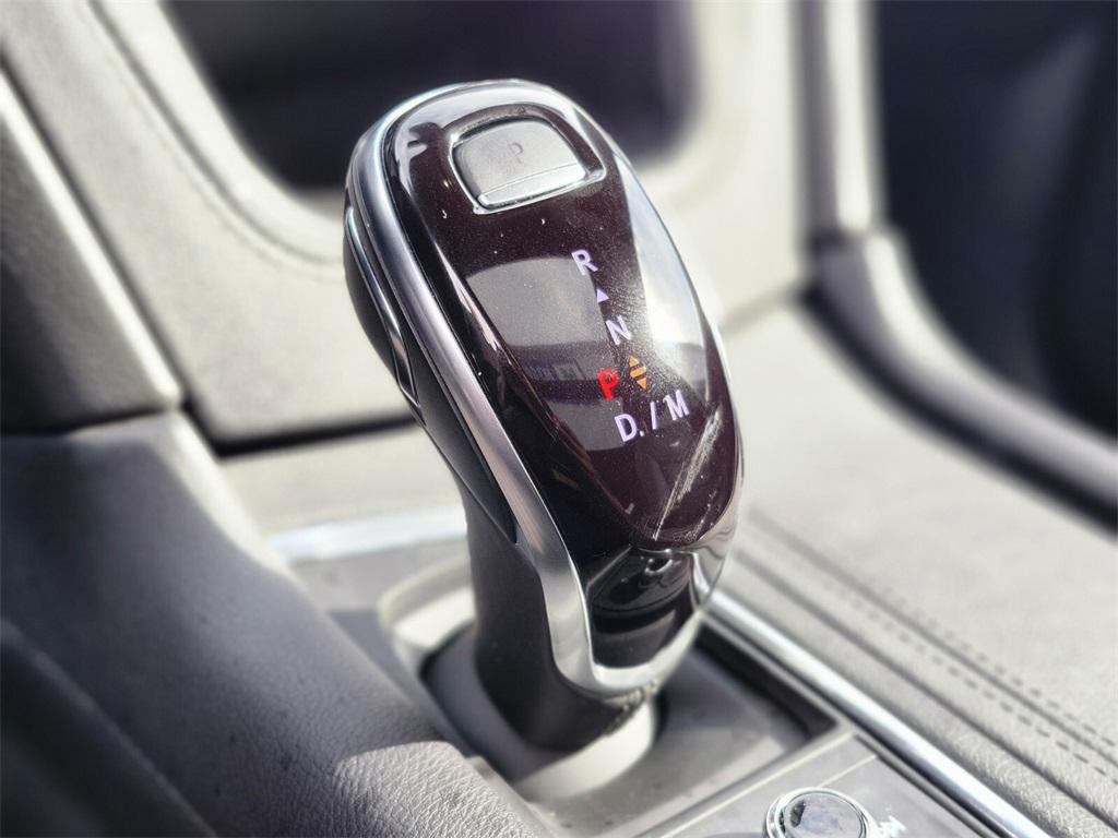 used 2021 Cadillac XT5 car, priced at $29,988