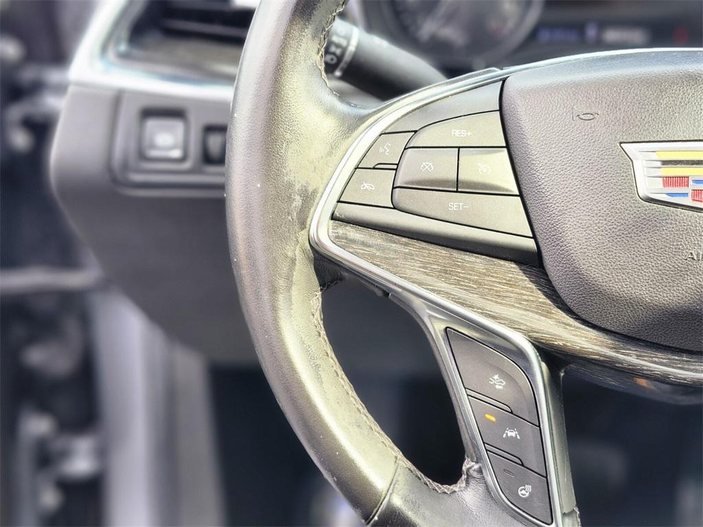 used 2021 Cadillac XT5 car, priced at $29,988