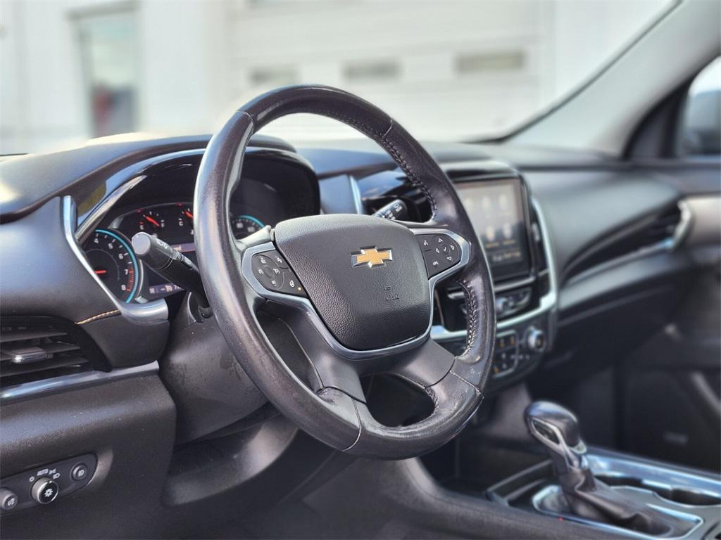 used 2021 Chevrolet Traverse car, priced at $23,988