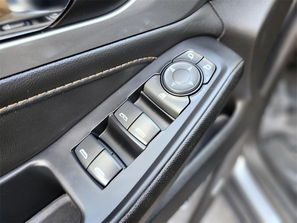 used 2021 Chevrolet Traverse car, priced at $23,988