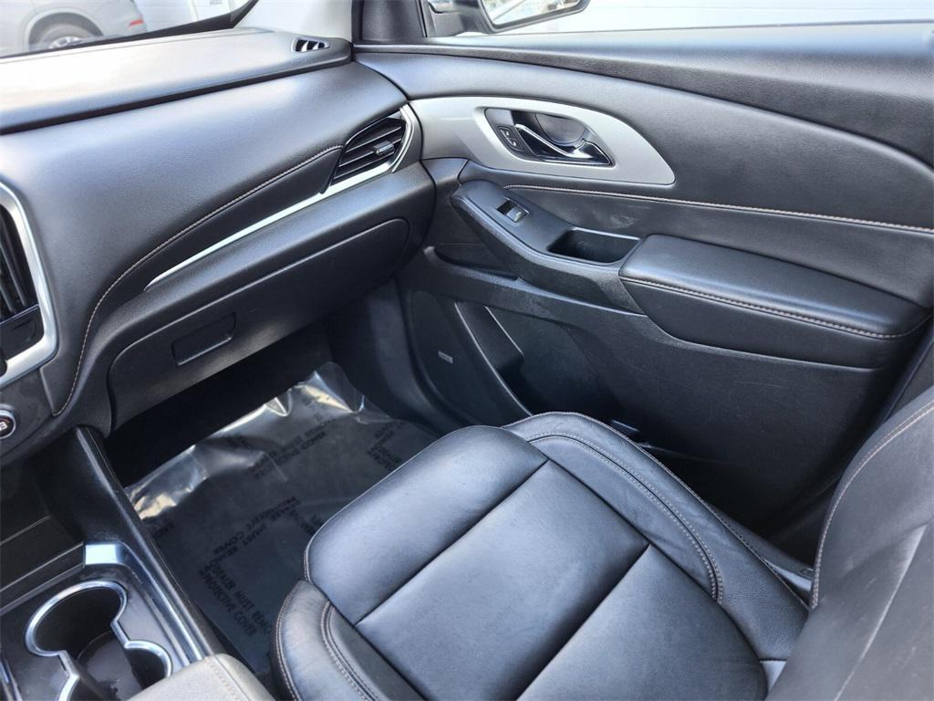 used 2021 Chevrolet Traverse car, priced at $23,988