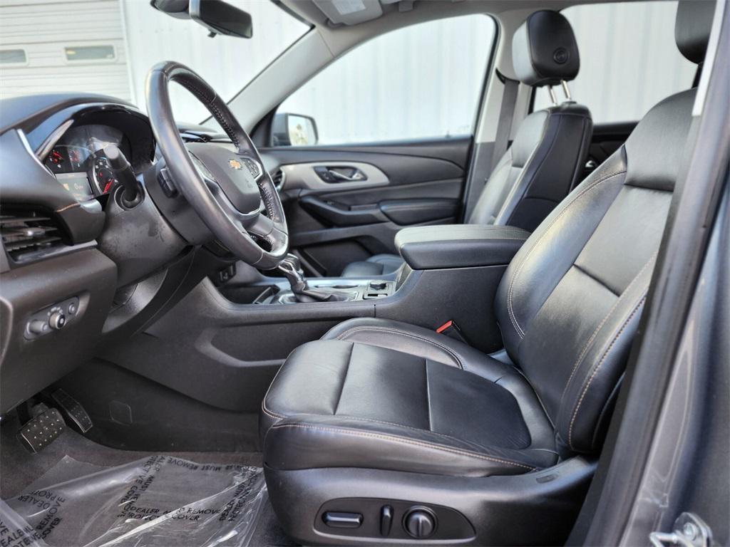 used 2021 Chevrolet Traverse car, priced at $23,988