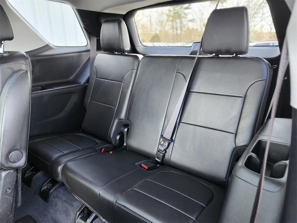 used 2021 Chevrolet Traverse car, priced at $23,988