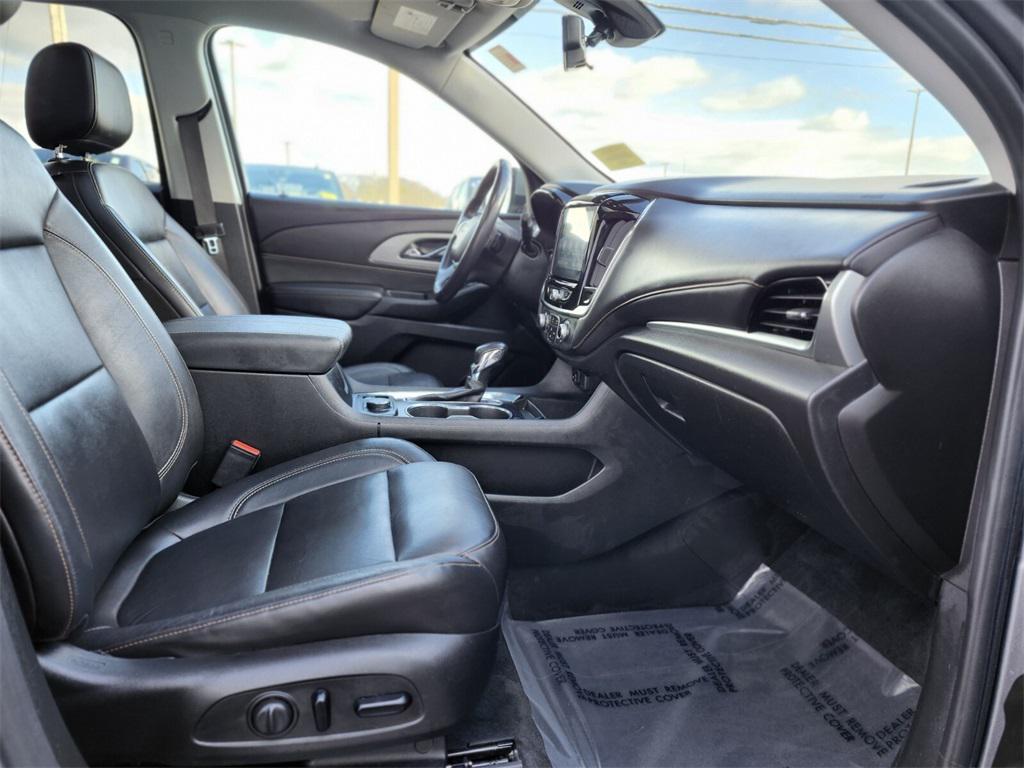 used 2021 Chevrolet Traverse car, priced at $23,988