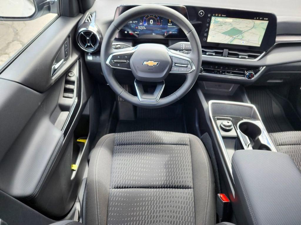 new 2026 Chevrolet Equinox car, priced at $30,704