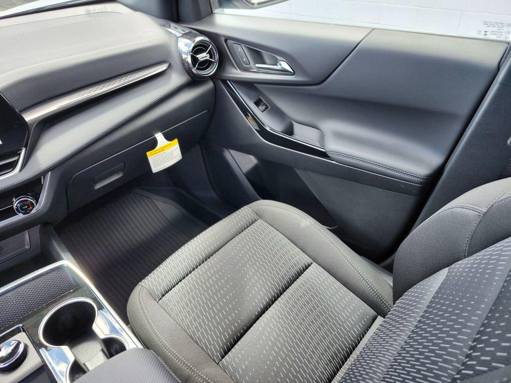 new 2026 Chevrolet Equinox car, priced at $30,704