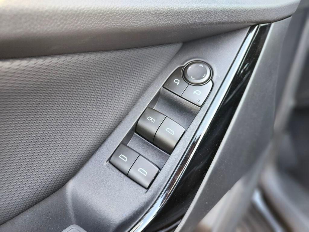 new 2026 Chevrolet Equinox car, priced at $30,704