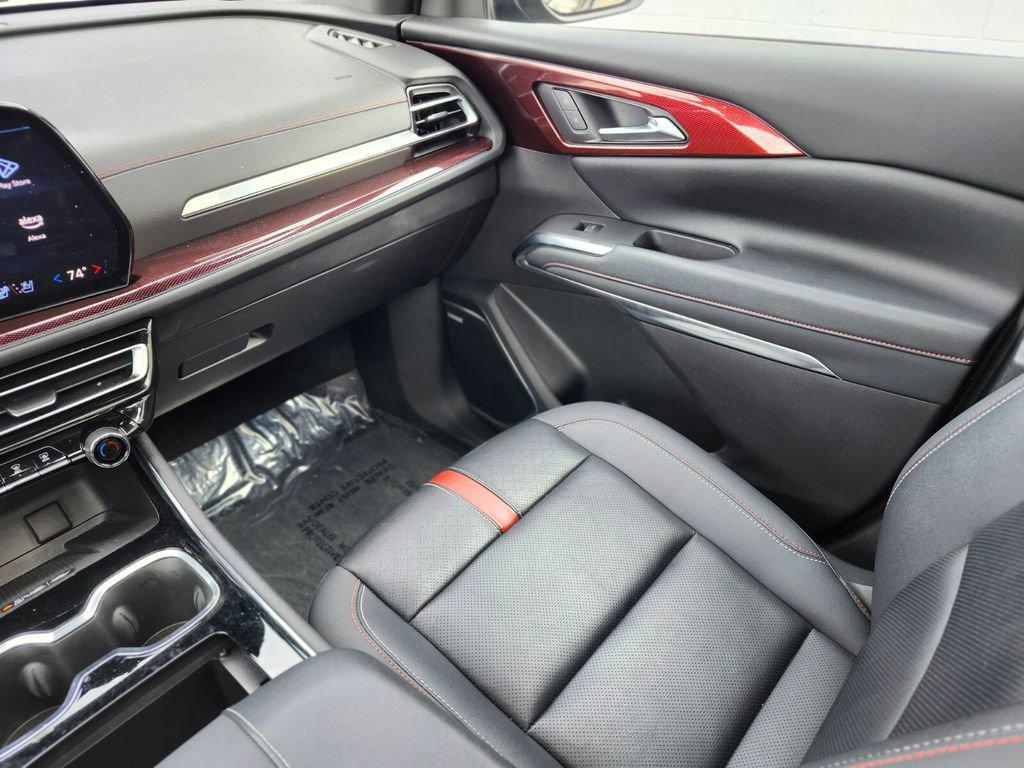 used 2024 Chevrolet Traverse car, priced at $48,183