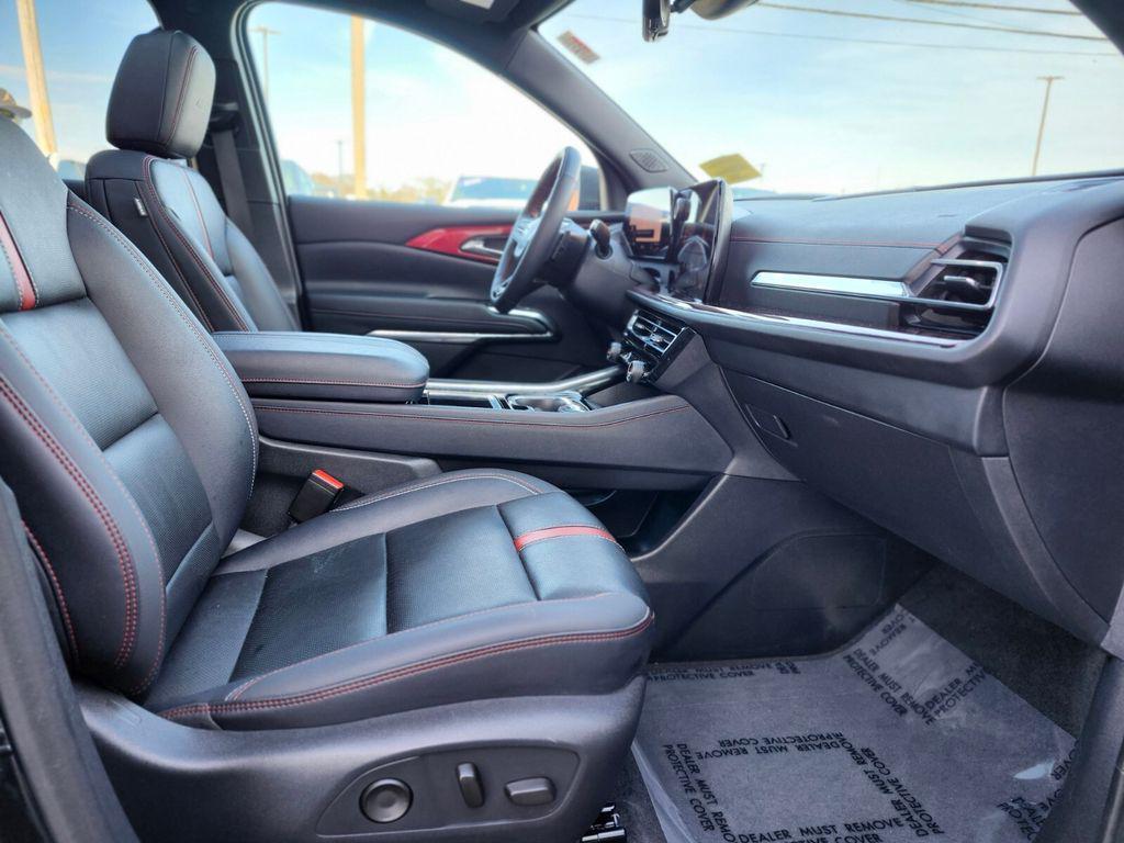 used 2024 Chevrolet Traverse car, priced at $49,688