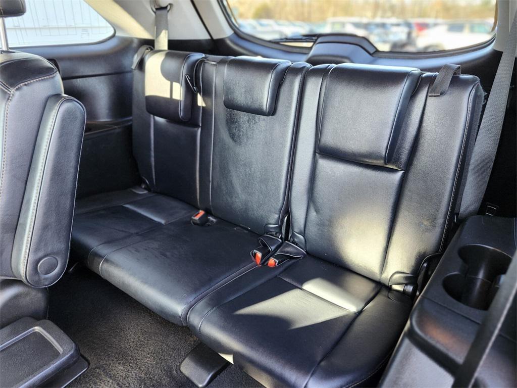 used 2019 Toyota Highlander car, priced at $24,388